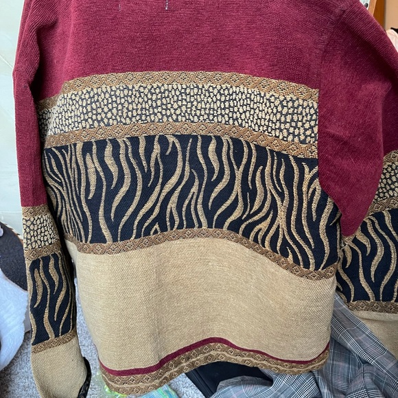 Unique jacket with patterned and solid colors. - Picture 4 of 4